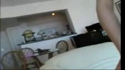 Жена впервые позволила мужу потрогать клитор